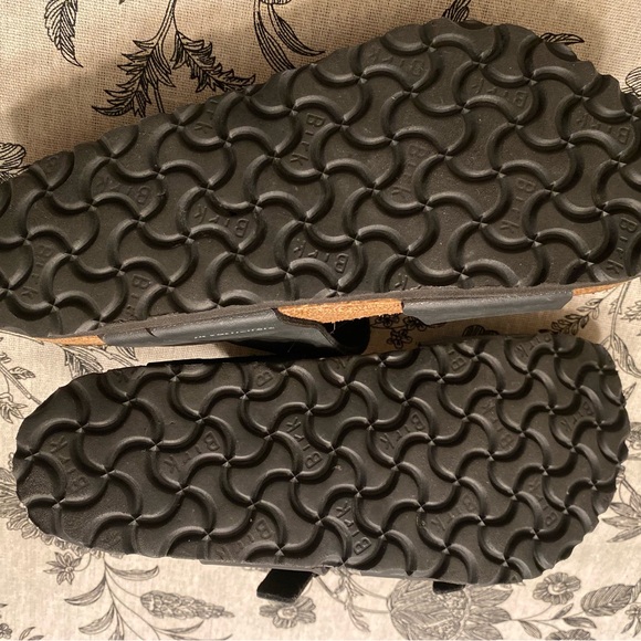 Birkenstock size 37 
No tags 
Smoke free home - Picture 5 of 5